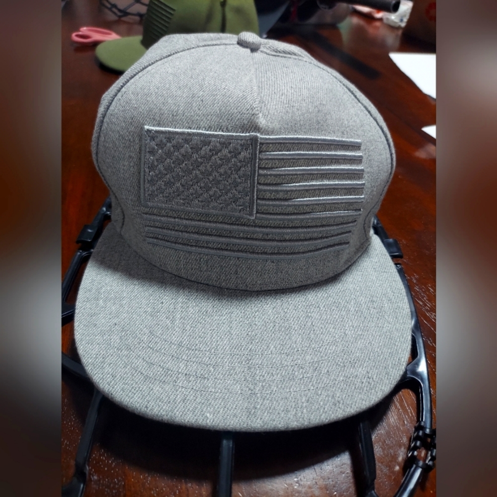 Men's baseball cap, golf hat or dress up. Patriotic USA Flag Grey design. NWOT
